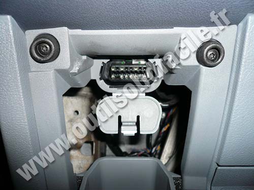 Ford Mondeo 3 OBD connector