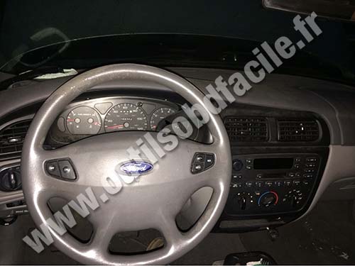 Ford Taurus dashboard