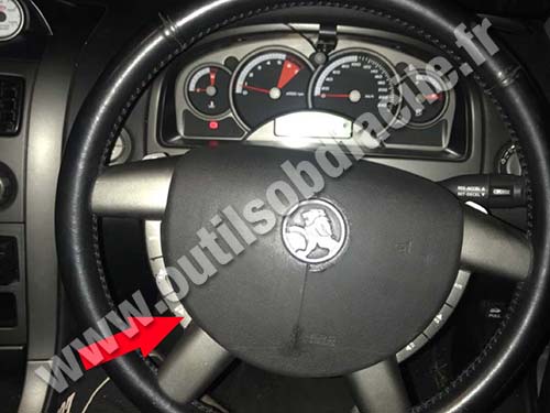 Holden Commodore - Steering wheel