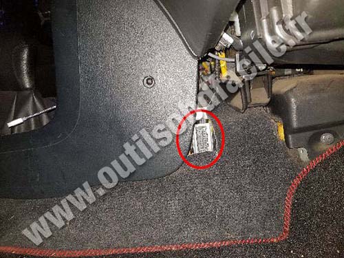 Honda Civic - OBD port