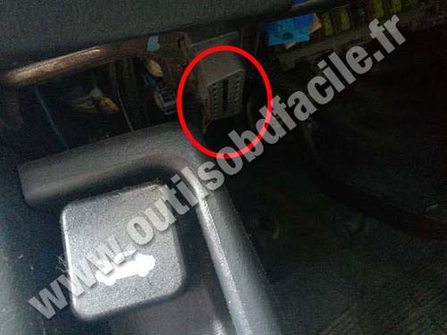 Honda Civic - OBD socket