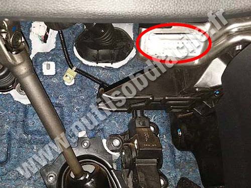 Honda HR-V - OBD connector