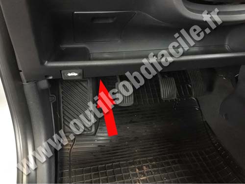 Hyundai Getz Hood lever