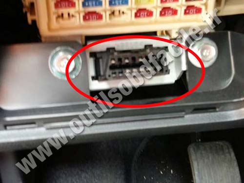 Hyundai I10 Fuse box OBD Connector