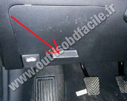 Hyundai I20 hood lever