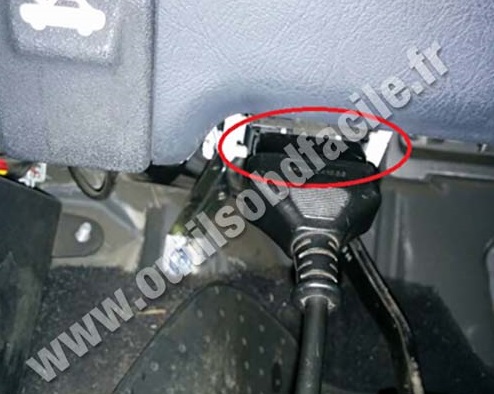 Hyundai Tucson OBDII port