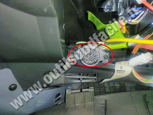 Iveco Daily - non-standard OBD round socket