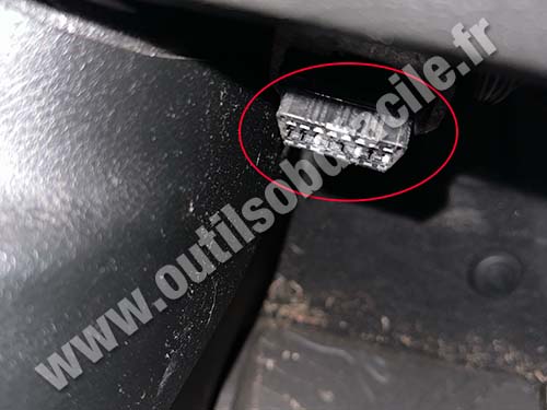 Jeep Gladiator - OBD socket