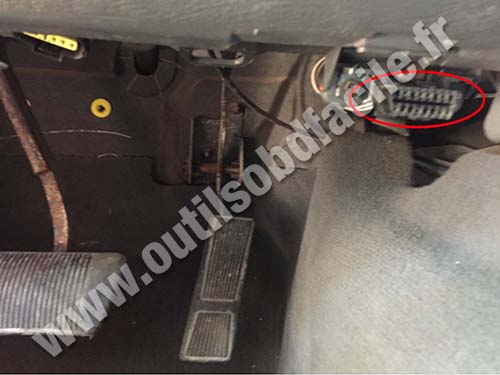 Jeep Liverty - OBD port