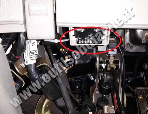 Kia Cerato OBD2 socket