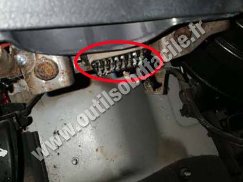 Kia K2500 - OBD port