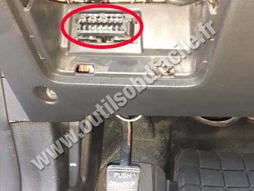 Kia K5 - OBD port