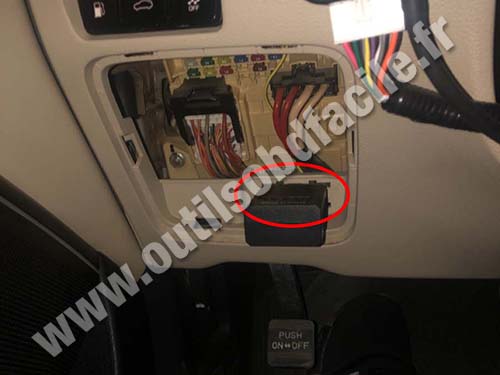 Kia K7 - OBD port