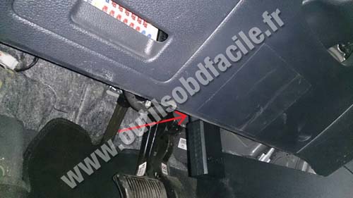 Kia Rio OBD socket