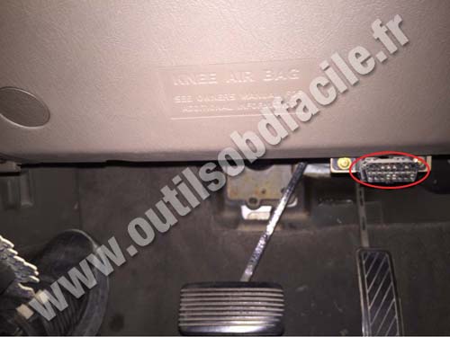 Kia Sportage - OBD connector