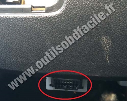 Kia Sportage OBD II port