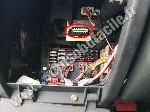 Lancia Y - OBD port