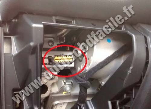 Lancia Ypsilon OBD2 socket