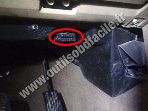 Land Rover Discovery - OBD socket