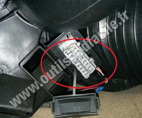 Land Rover Freelander OBD2 socket