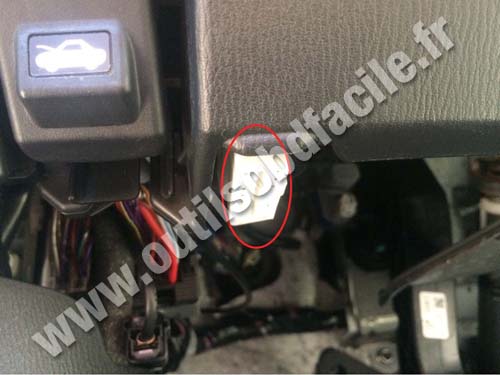 Mazda 6 - OBD socket