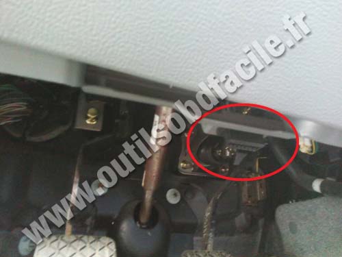 Mazda 626 OBD2 socket