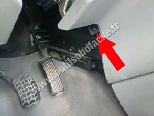 Mazda Demio - Pedals