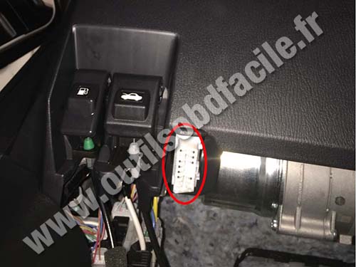 Mazda 3 OBD socket