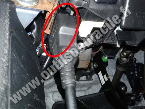 Mazada MX-5 - OBD II socket