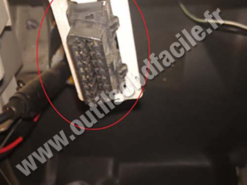 Mazda Premacy OBD II socket