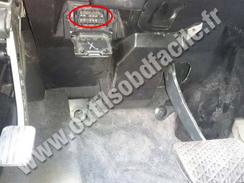 Mercedes Classe M W163 - OBD socket