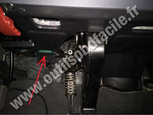 Mercedes Viano pedals