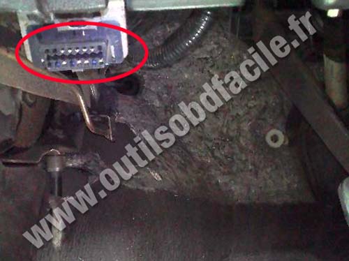 Mercury Mariner - OBD socket