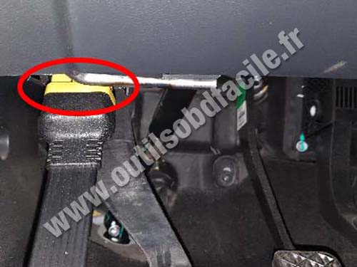 MG GS - OBD port