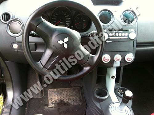 Mitsubishi Colt - Dashboard