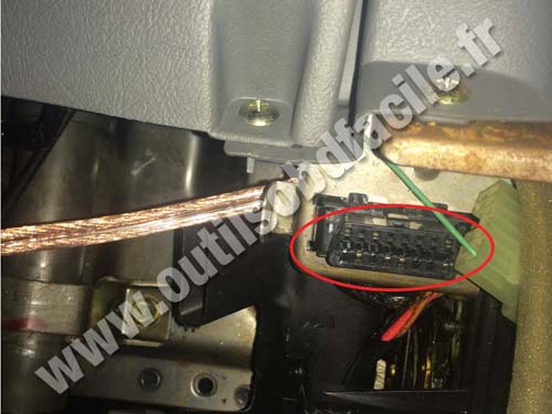 Mitsubishi Galant - OBD2 plug