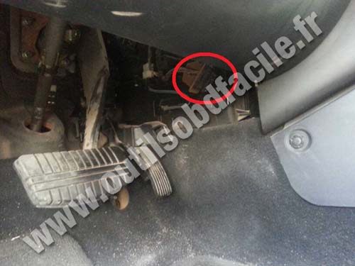 Mitsubishi Galant pedals and OBD socket