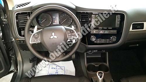 Mitsubishi Outlander Phev dashboard