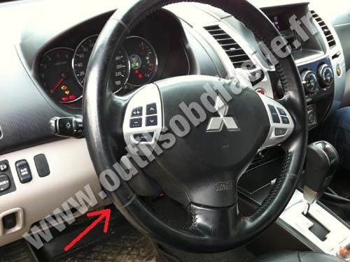 Mitsubishi Pajero Sport dashboard