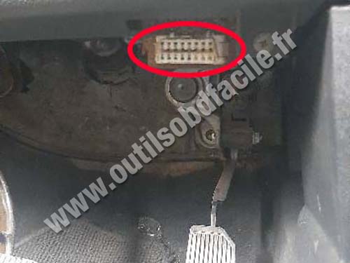 Nissan Armada - OBD port