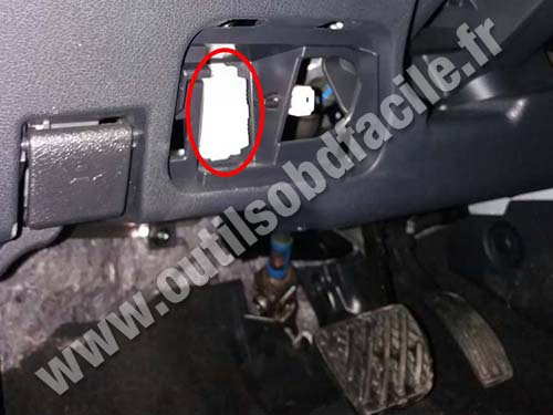 Nissan Leaf - OBD port