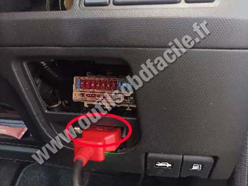 Nissan Micra - OBD socket