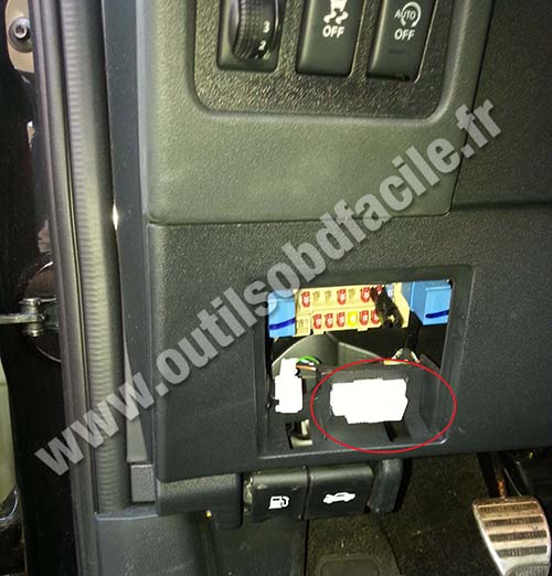 Nissan Qashqai OBD2 socket