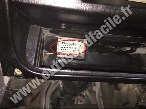 NIssan Sunni - OBD II socket