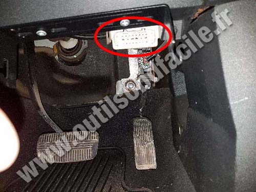 Nissan Titan - OBD port