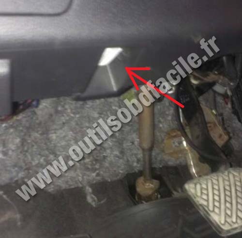 Nissan X-Trail brake pedal