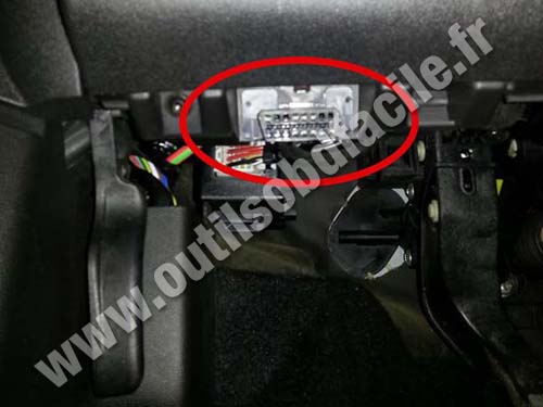 Opel Adam OBD2 Connector