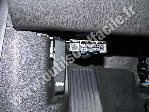 Opel Ampera OBD plug