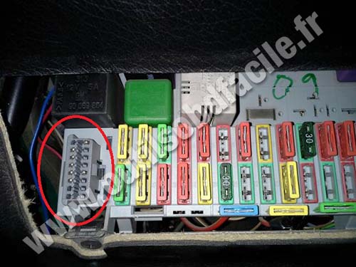 Opel Astra OBD2 socket