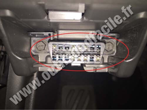 Opel Astra K OBD 2 connector